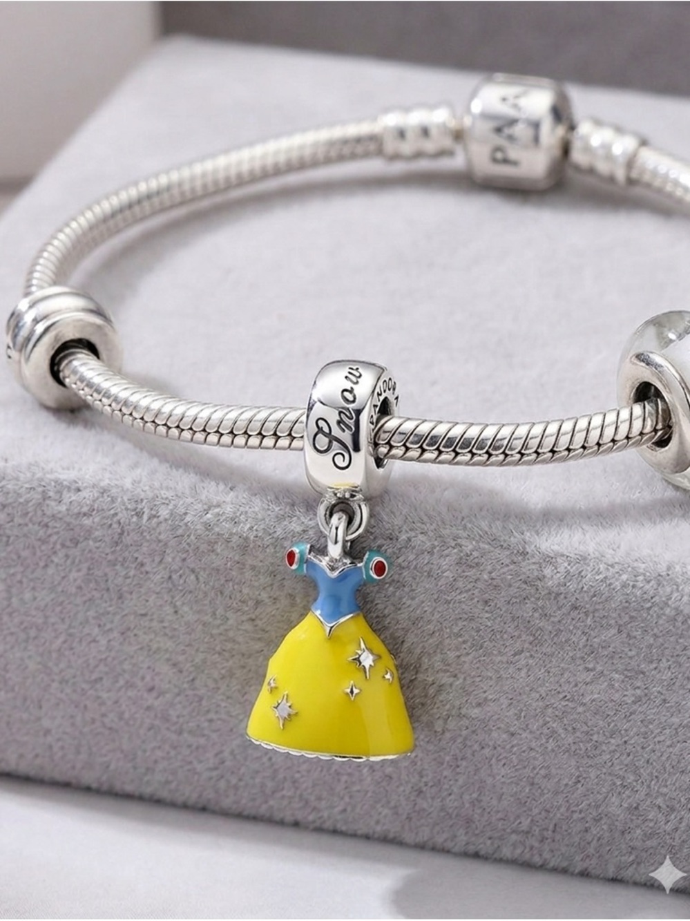 New Pandora Snow White Dress Dangle Charm - Picture 3 of 3